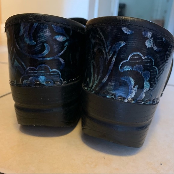 Dansko Professional Clogs EUC - Picture 5 of 9